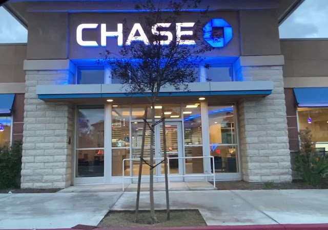 Chase Bank in Woodland Hills California