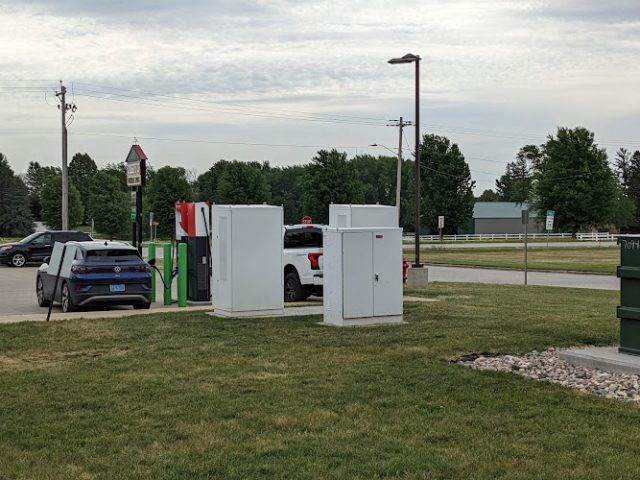 Shell Recharge Charging Station in Early Iowa