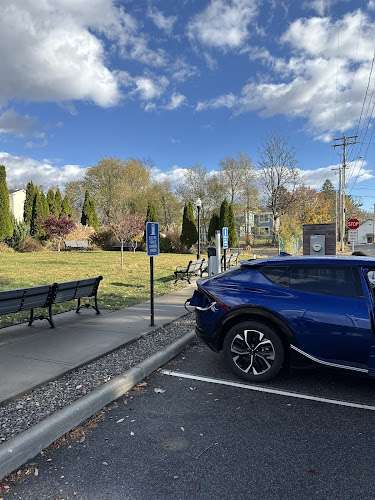 ChargePoint Charging Station EV Charging Station at 9 Division St