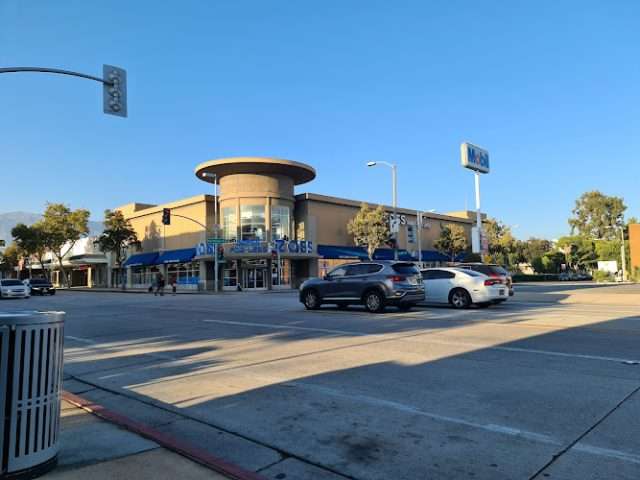 The Shops On Lake Avenue in Pasadena California