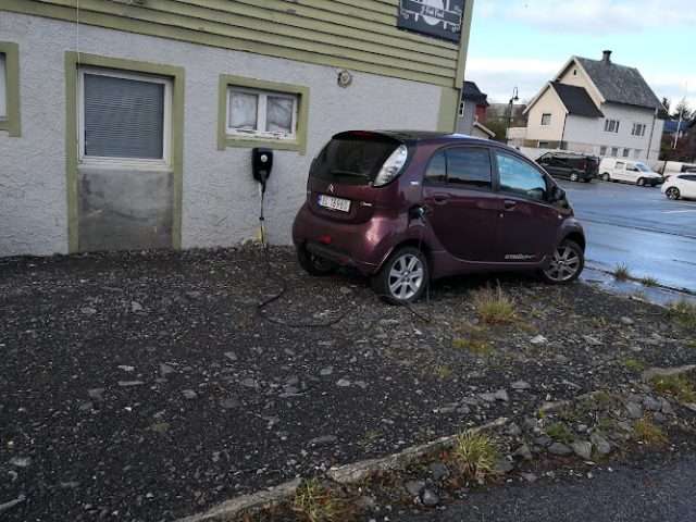 Speedtrax Charging Station in Fosnavåg Norway 6090