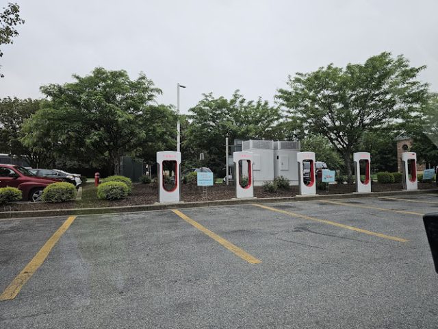 Tesla Supercharger in Waldorf Maryland