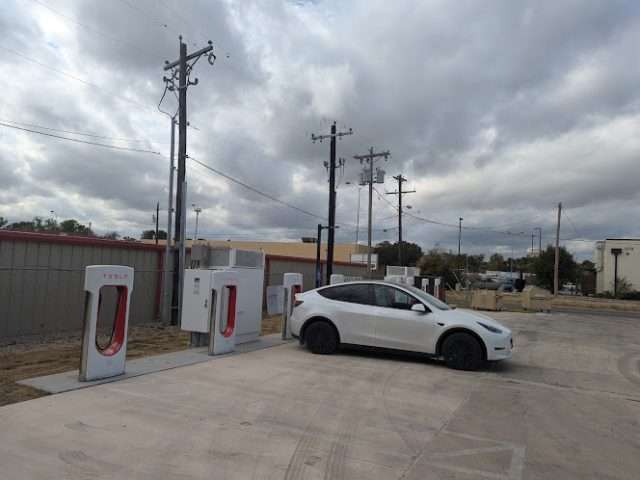 Tesla Supercharger in Uvalde Texas
