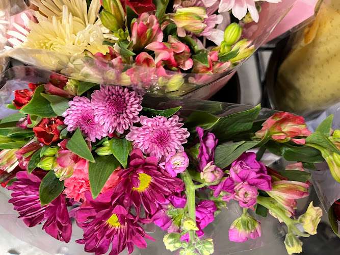 Shell Recharge Charging Station EV Charging Station at 106 Corporate Park Dr