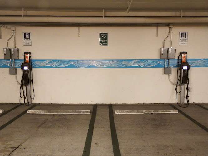 ChargePoint Charging Station EV Charging Station at 1600 Pacific Hwy