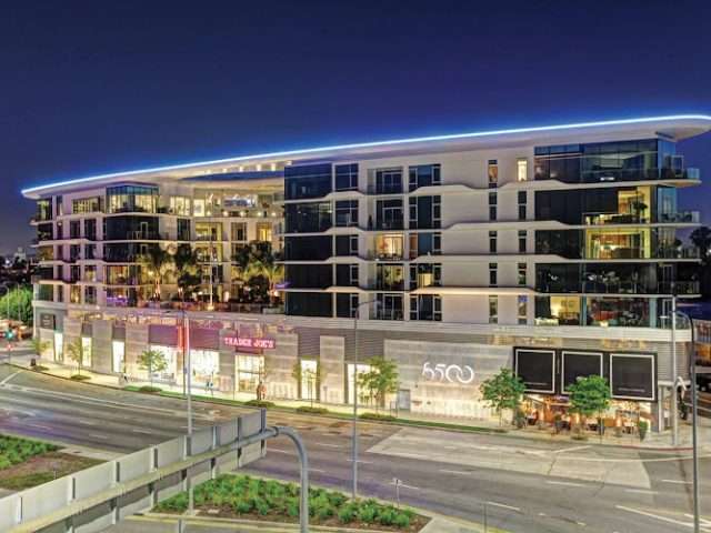 8500 Burton Way in Los Angeles California