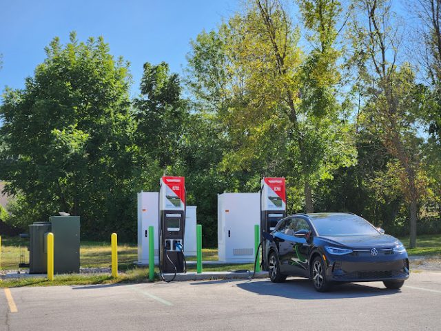 Shell Recharge Charging Station in Hampton Iowa