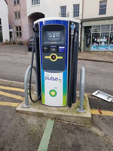 bp pulse Charging Station EV Charging Station at 5 W End