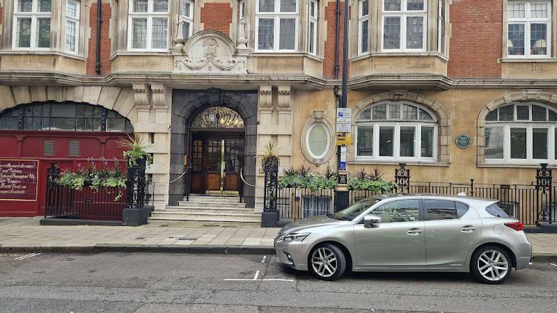 ubitricity Charging Station EV Charging Station at 1 Weymouth St