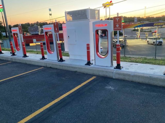 Tesla Supercharger in Breezewood Pennsylvania