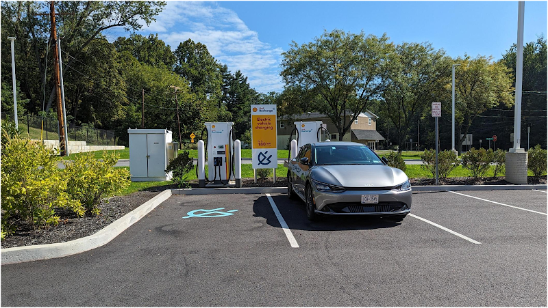Shell Recharge Charging Station EV Charging Station at 25 US-46