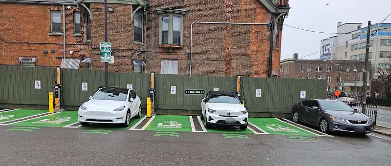 ChargePoint Charging Station EV Charging Station at 19 Spadina Rd