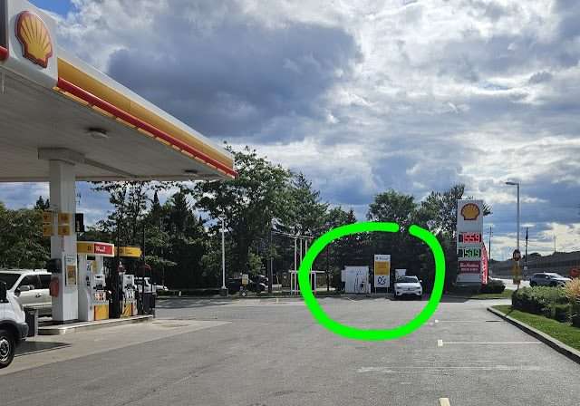 Shell Recharge Charging Station in Mississauga Ontario Canada