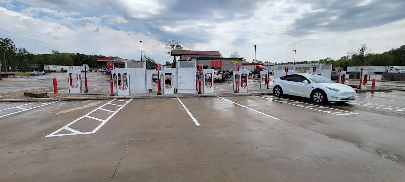 Tesla Supercharger EV Charging Station at US-82 #1888