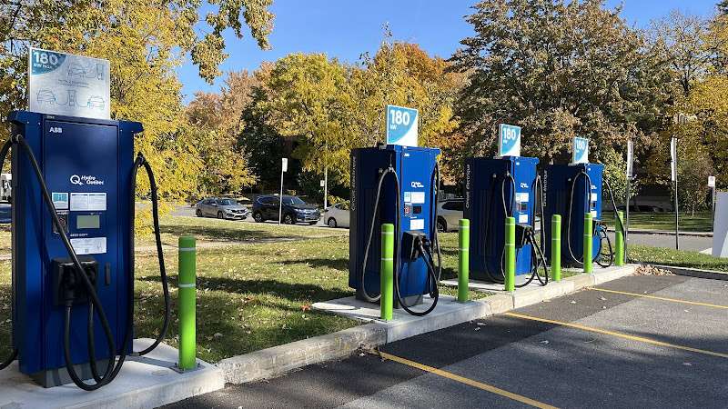 Circuit électrique Charging Station EV Charging Station at 286 Rue Elgar