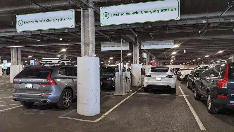 ChargePoint Charging Station EV Charging Station at 1 Beard St