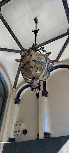 Pasadena Medical Building EV Charging Station at 65 N Madison Ave