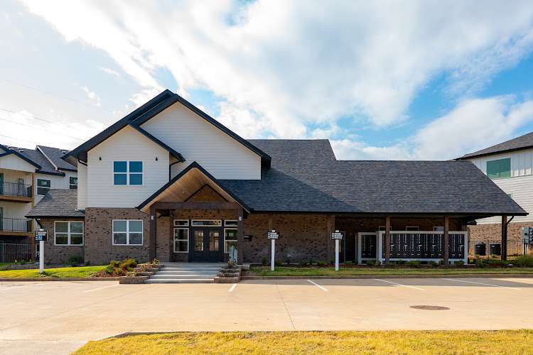 Brentwood Apartments EV Charging Station at 901 S Salem Rd