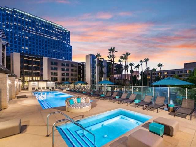 580 Anton Apartments in Costa Mesa California