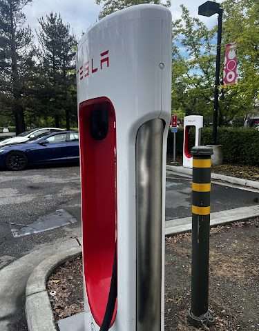 Tesla Supercharger in Mountain View California