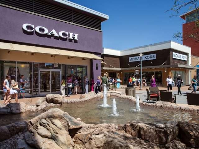 Phoenix Premium Outlets in Chandler Arizona