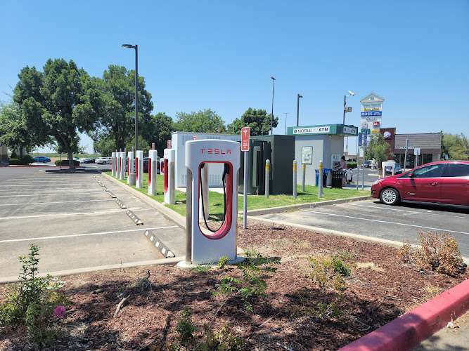 Tesla Supercharger EV Charging Station at Highland Ave #2851