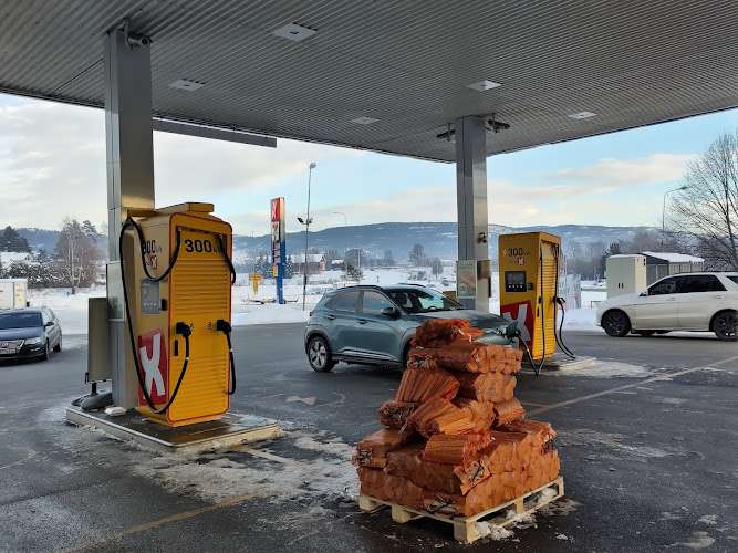 Uno-X Charging Station EV Charging Station at Meierigata 1