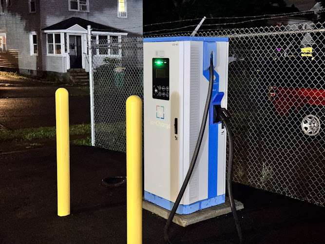 Shell Recharge Charging Station EV Charging Station at 79-89 Dix Ave