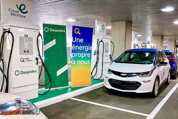 Circuit électrique Charging Station EV Charging Station at 1256 Rue Jeanne-Mance