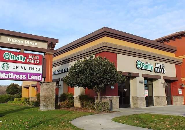 Tuscan Plaza Shopping Center in Clovis California