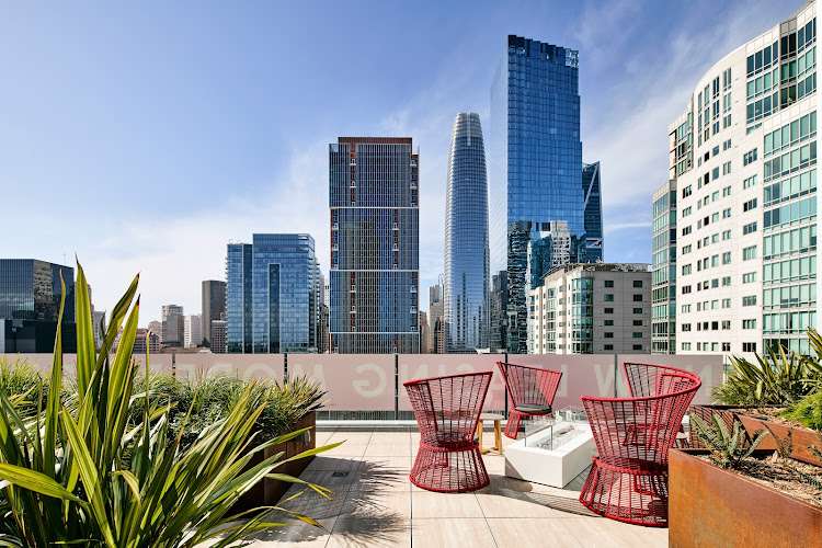 Modera Rincon Hill EV Charging Station at 390 1st St