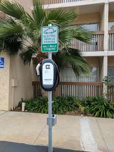 Tesla Destination Charger EV Charging Station at 75 W Thousand Oaks Blvd