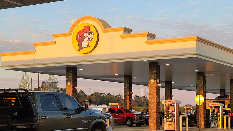 Tesla Supercharger EV Charging Station at Russell Pkwy #7001
