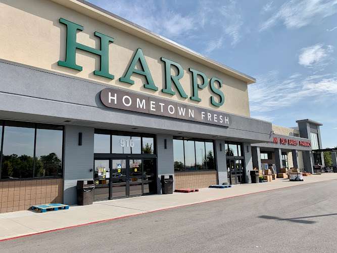 Harps Food Stores EV Charging Station at 916 W Monroe Ave