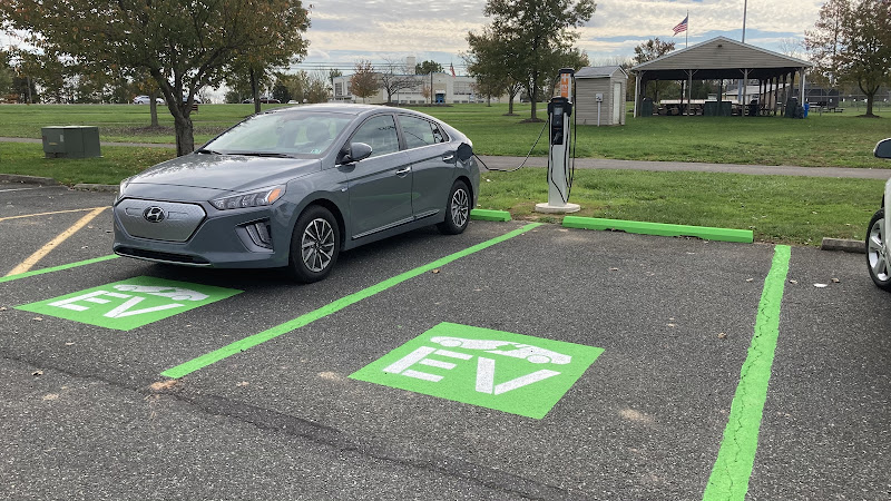 ChargePoint Charging Station EV Charging Station at 1027 Ridge Rd