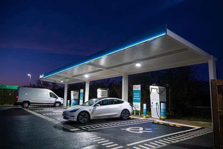 Shell Recharge Charging Station EV Charging Station at A14 Cambridge Rd