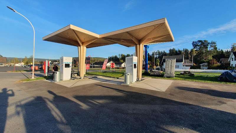 Powered By E.ON Drive & Clever Charging Station EV Charging Station at Verksvegen 1