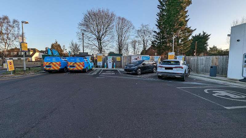 Shell Recharge Charging Station EV Charging Station at 551 Watford Rd