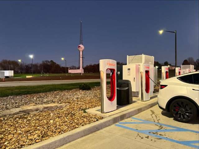Tesla Supercharger in Cape Girardeau Missouri