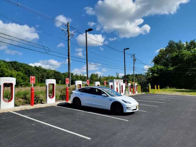 Tesla Supercharger in Lenox Massachusetts
