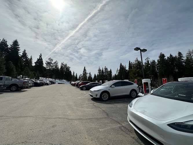 Tesla Supercharger EV Charging Station at 1122 CA-41