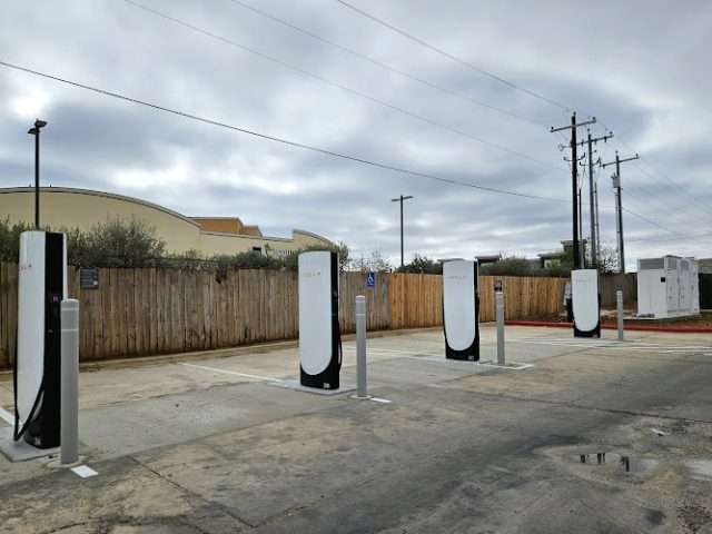 Tesla Supercharger in Cotulla Texas