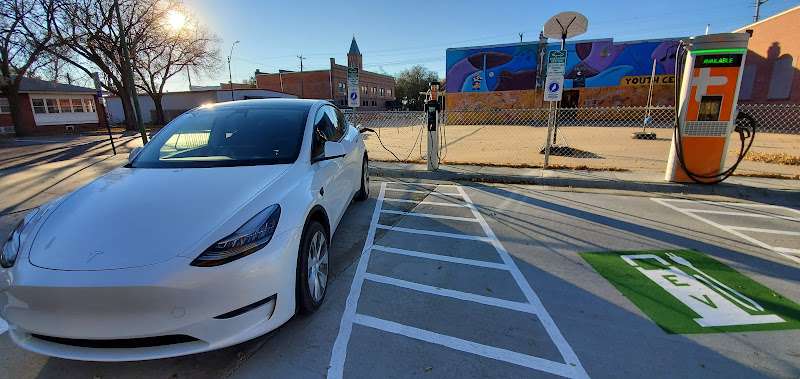 ChargePoint Charging Station EV Charging Station at 1118 N St