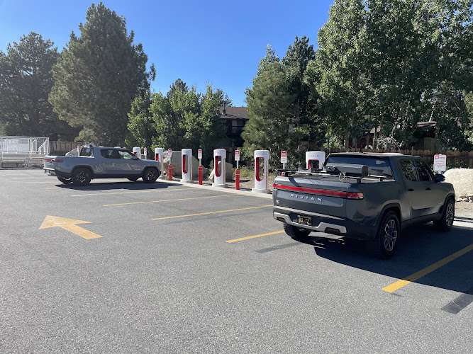 Tesla Supercharger EV Charging Station at 1475 Tavern Rd