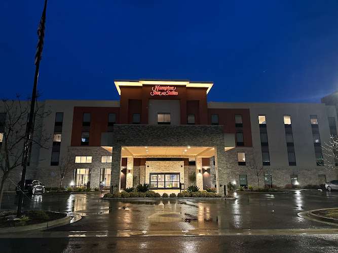 Hampton Inn & Suites Santa Maria EV Charging Station at 2190 Preisker Ln