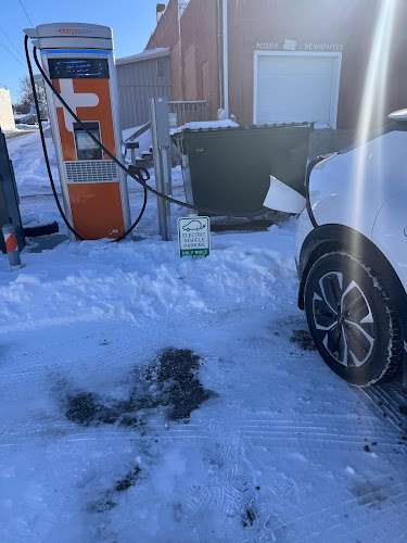 ChargePoint Charging Station EV Charging Station at 830 Central Ave