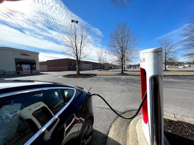 Tesla Supercharger in Greenville Alabama