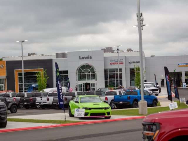 Lewis Chrysler Dodge Jeep Ram in Fayetteville Arkansas