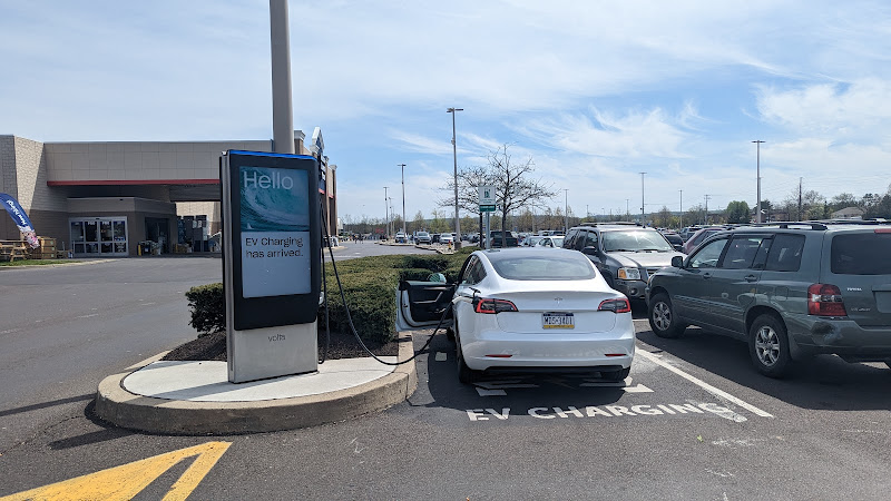 Shell Recharge Charging Station EV Charging Station at 901 S West End Blvd