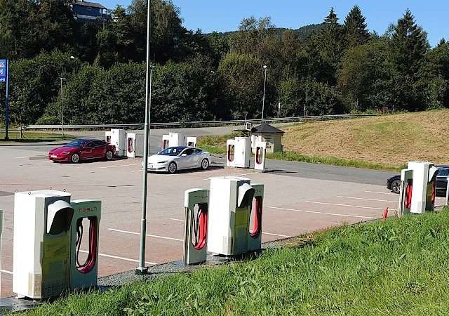 Tesla Supercharger in Os Norway 5200